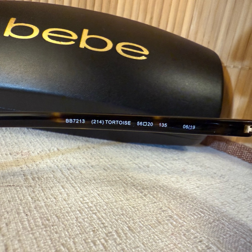 Bebe Tortoise Sunglasses BB7213 (214) with flaws - Picture 7 of 10